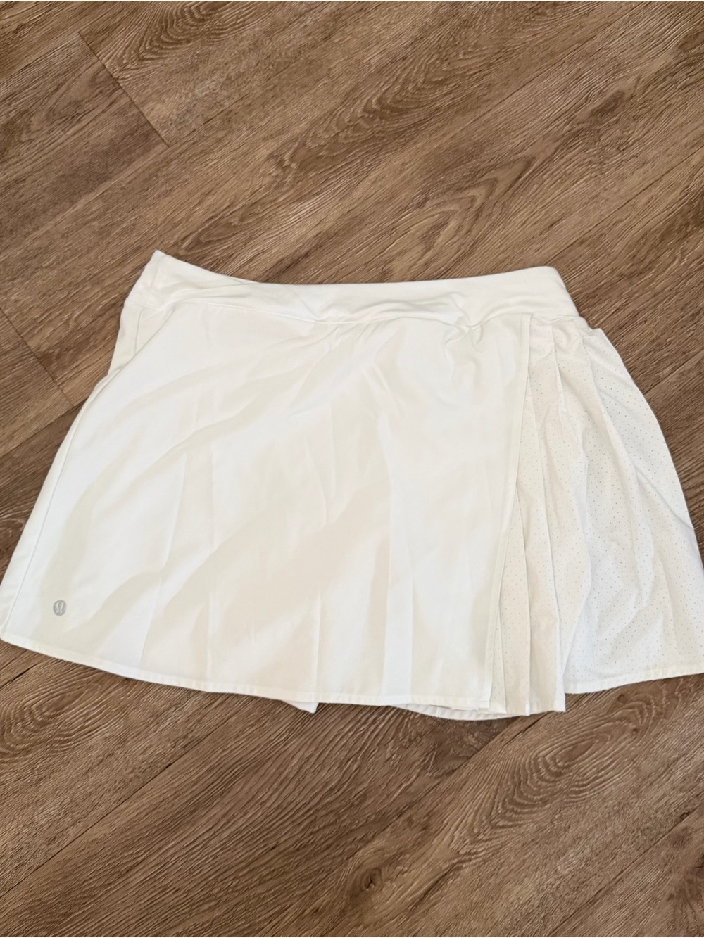Lululemon White Athletic Skort with Side Pleat